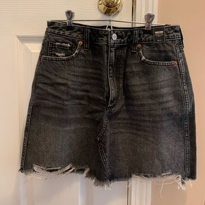 Abercrombie & Fitch black vintage skirt. Size 28/6. Never worn.